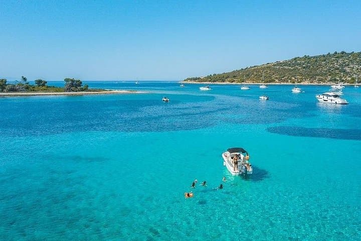 Blue Lagoon & Shipwreck Cruise from Split — Half-Day Private Tour to Krknjaši and Šolta photo 2