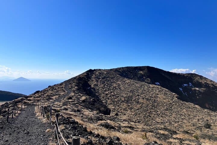 Trekking Mount Mihara: Volcanic Hike on Izu Oshima Island photo 3