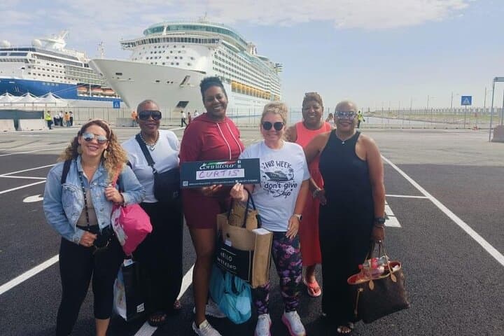 Southampton Port Transfer to London with Stonehenge Stopover photo 2