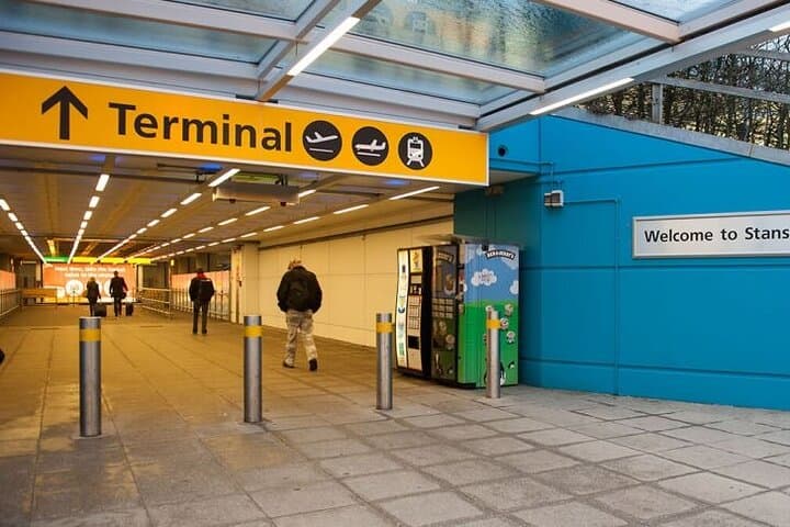 Southampton Port Transfer to London with Stonehenge Stopover photo 4