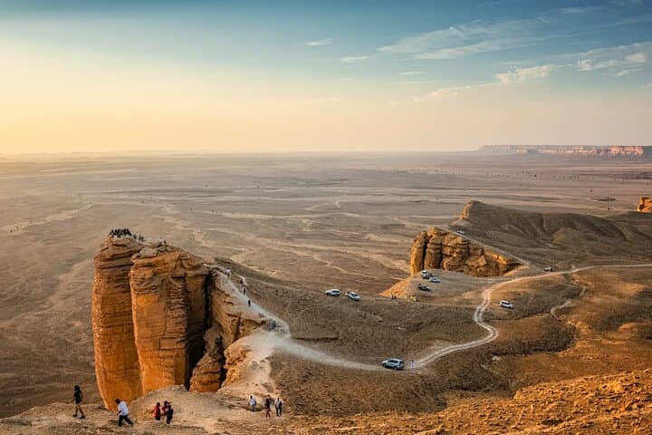 Edge of the World Riyadh: Sunset Hike, Camel Ride & Bin Rasheed Bat Cave