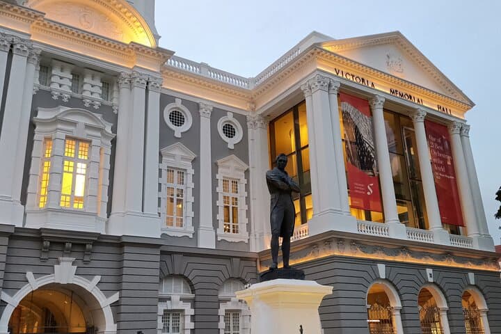 Historic Civic District Walking Tour: Singapore's Colonial Landmarks