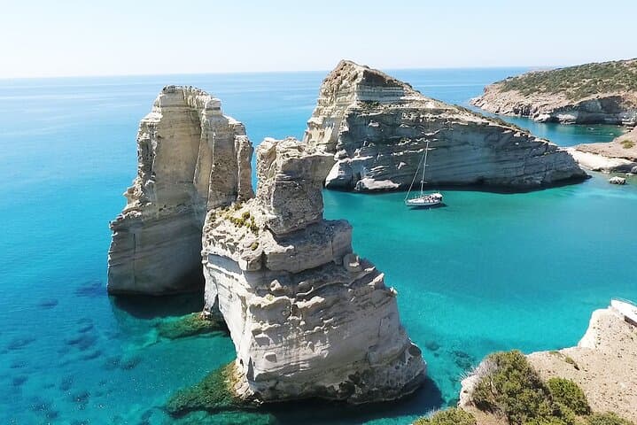 Private Boat Tour in Milos: Kleftiko, Glaronisia & Lunch Aboard photo 6