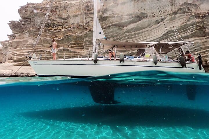 Private Boat Tour in Milos: Kleftiko, Glaronisia & Lunch Aboard photo 3
