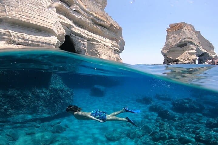 Private Boat Tour in Milos: Kleftiko, Glaronisia & Lunch Aboard photo 4
