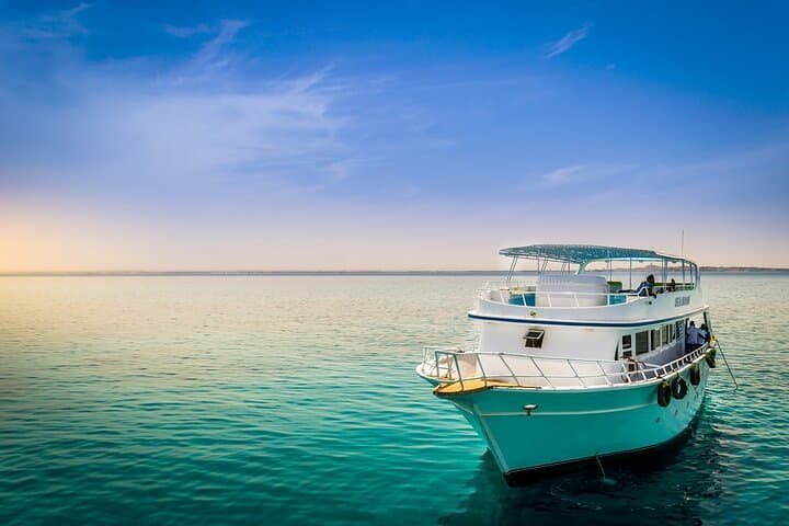 Hula Hula Island Sea Trip: Snorkel, Dolphins & Lunch from Hurghada photo 4
