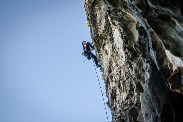 Private Rock Climbing in Puerto Rico: Guided Climbs at El Mamon, Bayamón