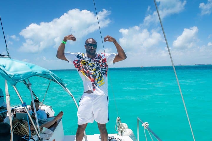 Catamaran to Isla Mujeres: Snorkel, Open Bar & Beach Club Day Trip photo 4
