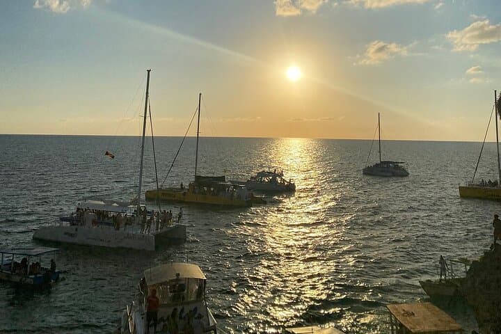 Negril Party Boat & Rick's Café Private Tour from Montego Bay photo 4