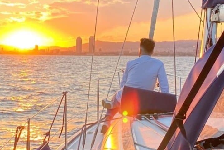 Barcelona Sunset Sailing with Cava: 90-Minute Coastal Sail from Port Olímpic