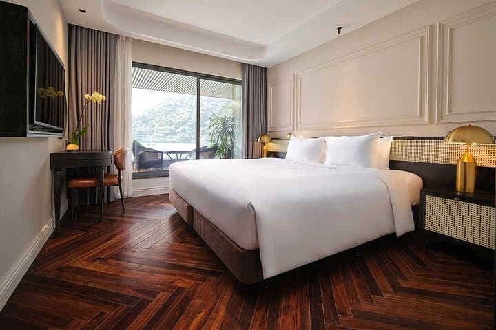 Halong Bay Two-Day Seaplane and Luxury Overnight Cruise photo 4