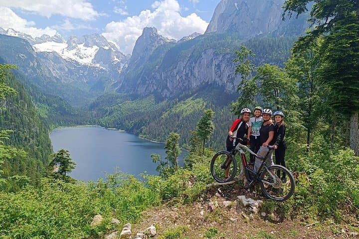 Guided e‑Bike Tour to the Alpine Pastures of the Salzkammergut (Hallstatt & Gosau)