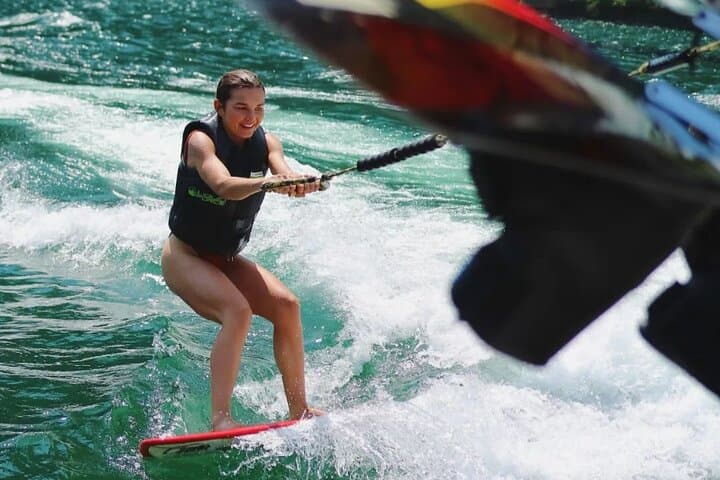 Lake Como Wakeboard & Wakesurf: 2-Hour Private Mastercraft Boat Charter