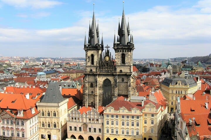 Prague Old Town, Jewish Quarter & Charles Bridge Walking Tour — Historic Highlights
