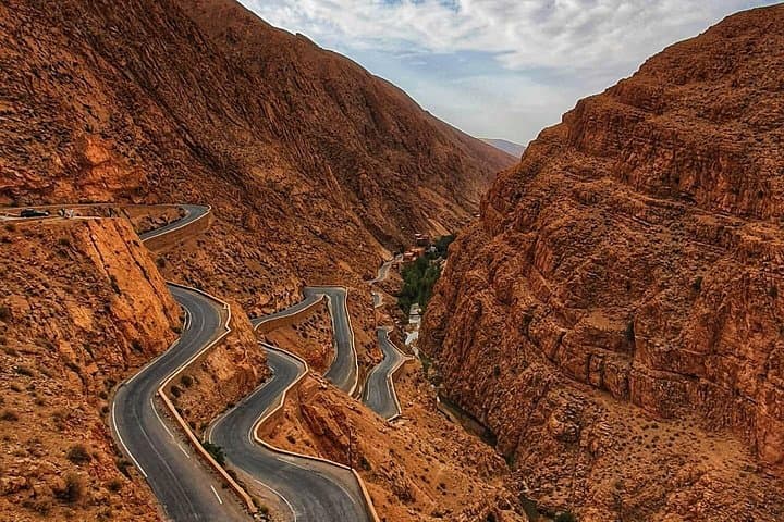 Marrakech to Erg Chebbi: 6-Day Luxury Desert Tour with Camel Rides & Sandboarding photo 3
