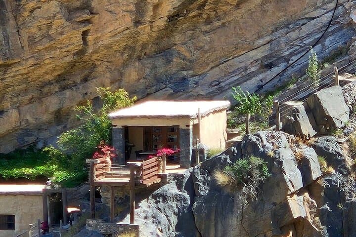 Full-Day Private Jebel Akhdar & Al Suwjara Tour from Muscat: Nizwa Fort, Village Walks, and Mountain Views