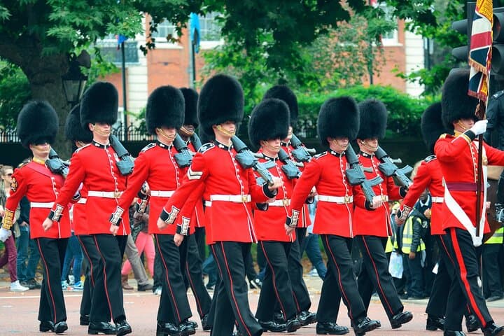 Explore London: 7 Self-Guided Audio Walking Tours — Westminster, Notting Hill, Jack the Ripper & Harry Potter photo 2