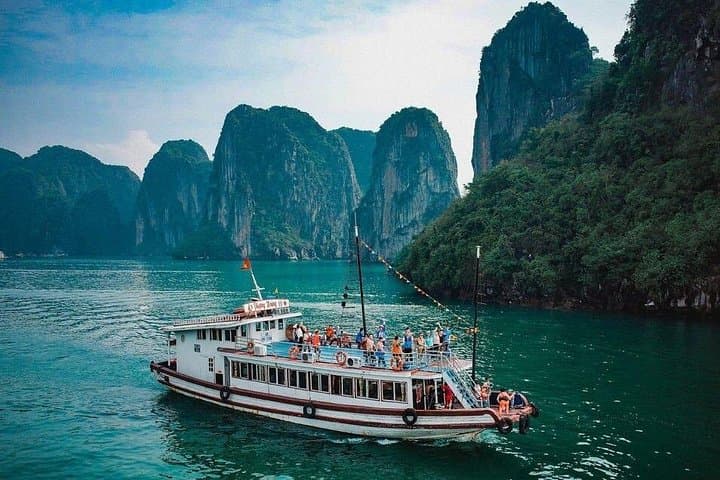 Halong Bay Day Trip from Hanoi: Sung Sot Cave, Titop Island & Kayaking photo 4