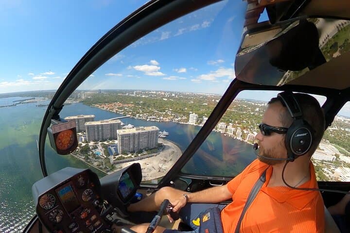 Private Helicopter Tour of Miami: 20-Min Luxury R44 Flight Over Biscayne Bay photo 3