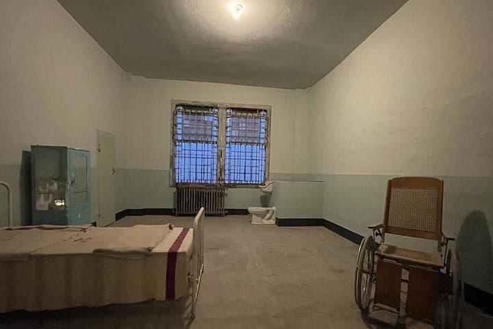 Official Alcatraz Island Tour with Ferry from Pier 33 — Audio Cellhouse & Docent Walk photo 4
