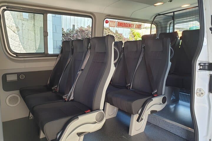 Auckland Airport Luxury Minibus Transfers — Private Door-to-Door Service photo 4