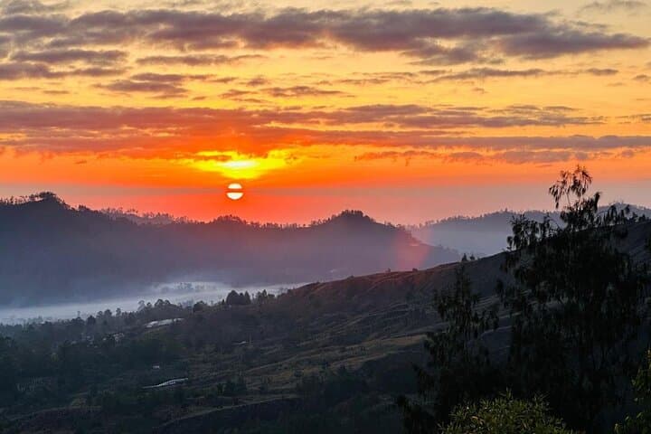Mt Batur Sunrise Jeep Tour: 4x4 Viewpoint & Black Lava Drive photo 2