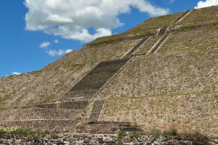 Teotihuacán Pyramids Private Tour from Mexico City — Private Guided Visit to Pyramid of the Sun photo 2