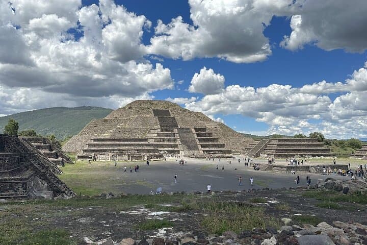 Teotihuacán Pyramids Private Tour from Mexico City — Private Guided Visit to Pyramid of the Sun photo 4