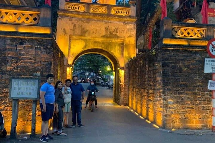 Hanoi Food & Water Puppet Experience — Old Quarter Tasting and Train Street photo 6