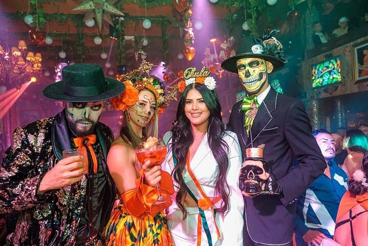 Medellín Mexican Night: Dinner, Mariachi & Drinks in the City of Eternal Spring