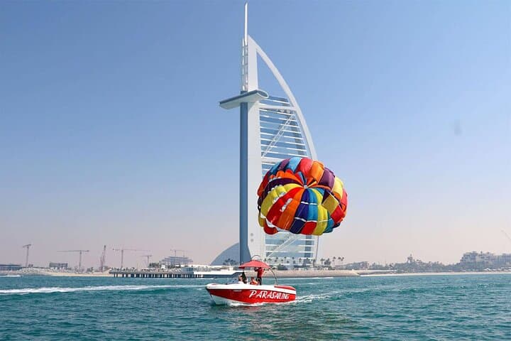 Soar Over Dubai: Parasailing Adventure Above the Arabian Gulf