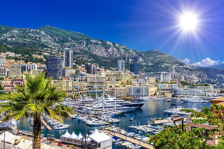 Full-Day Private Tour Monte Carlo and Eze from Monaco — Palaces, Perfume & Coastline