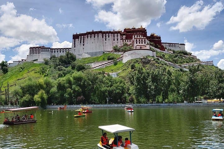 4-Day Private All-Inclusive Essence Lhasa Tour — Potala Palace, Jokhang & Yamdrok Lake