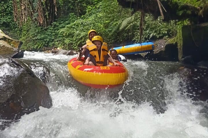 Pakerisan River Tubing and Spa: 4.5 km of Rapids and Balinese Relaxation