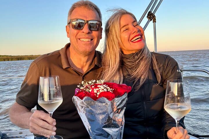 Sunset Sailing on the Río de la Plata with Premium Wine in Buenos Aires photo 4