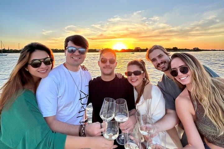 Sunset Sailing on the Río de la Plata with Premium Wine in Buenos Aires