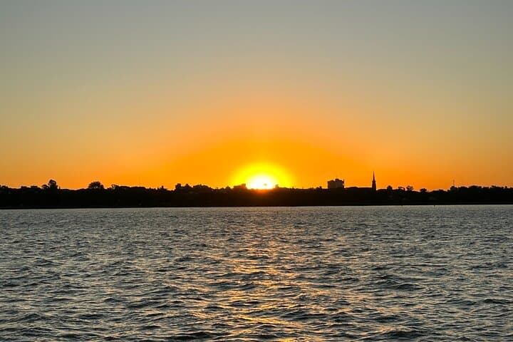 Sunset Sailing on the Río de la Plata with Premium Wine in Buenos Aires photo 5