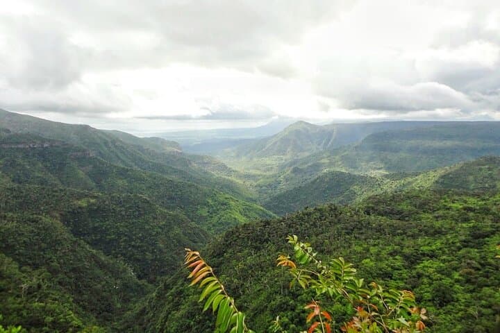 Chamarel & Grand Bassin Private Southwest Tour: 7‑Coloured Earth, Rum Tasting & Local Lunch photo 5