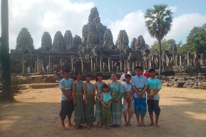 One-Day Angkor Tour: Angkor Wat, Ta Prohm & Phnom Bakheng Sunset photo 4