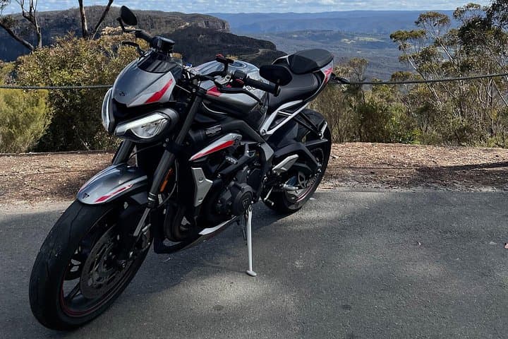 Sydney Private Motorbike Tour: Triumph Ride Around the Harbour & Coast