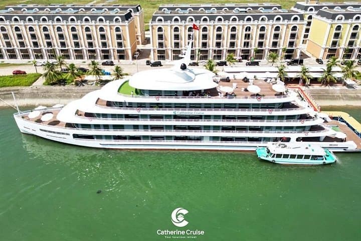 Catherine Cruise Halong Bay 3-Day Luxury Cruise: Itinerary, Tips & What to Expect photo 2