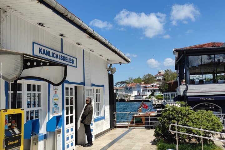Half-Day Bosphorus Cruise & Kanlica Stopover — Morning and Afternoon Yacht Tour in Istanbul photo 6