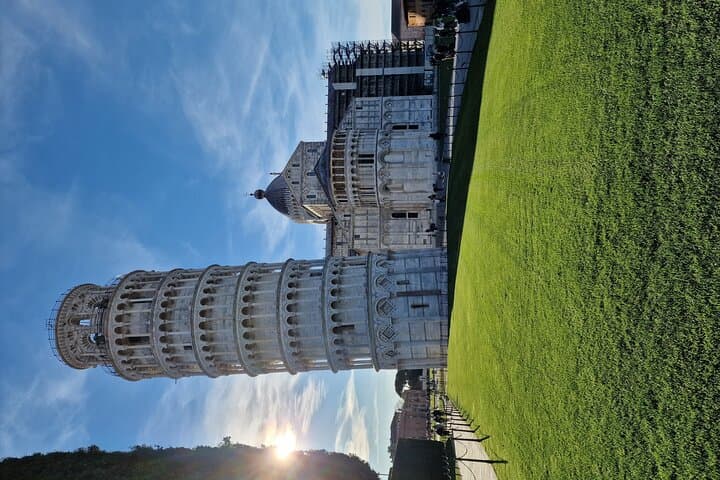 Cinque Terre & Pisa from Florence — Private 12‑Hour Limousine to Manarola and Pisa photo 3
