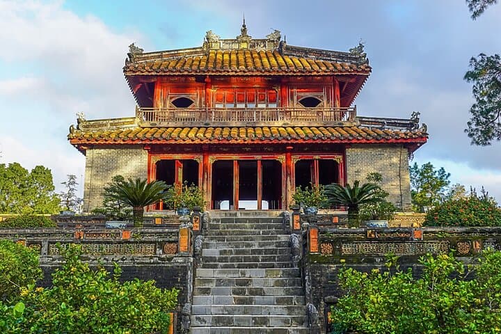 Hue Dragon Boat on the Perfume River — Thien Mu, Hon Chen & Royal Tombs photo 6