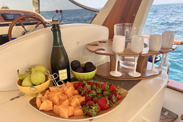 Private Capri Full-Day Cruise from Sorrento — Grottos, Swim Stops & Prosecco photo 6