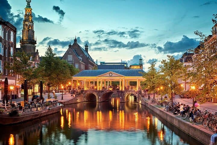 Stolen Keys: 90-Min Self-Guided Puzzle Walk in Leiden