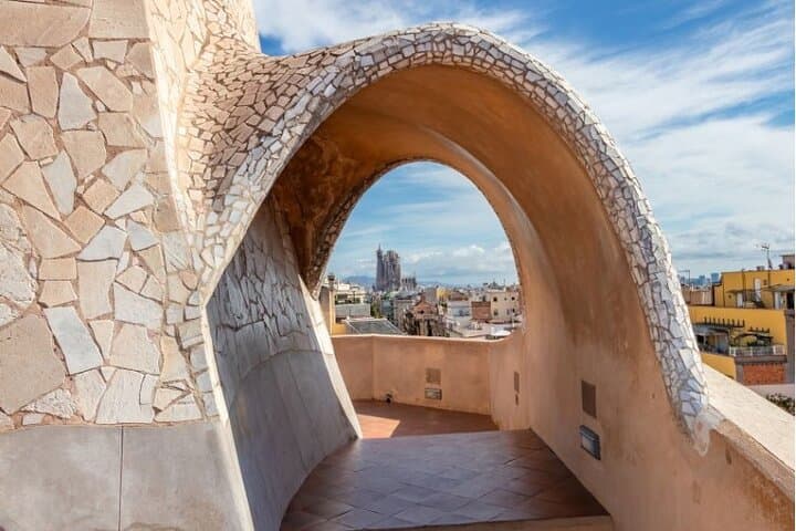 Barcelona City Card Guide: 30-Plus Attractions, Tours & Hop-On Hop-Off Tips photo 6