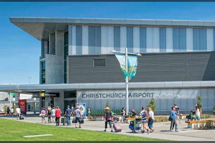 Christchurch Airport to City Centre: Private Transfer with Wi‑Fi & Infant Seats