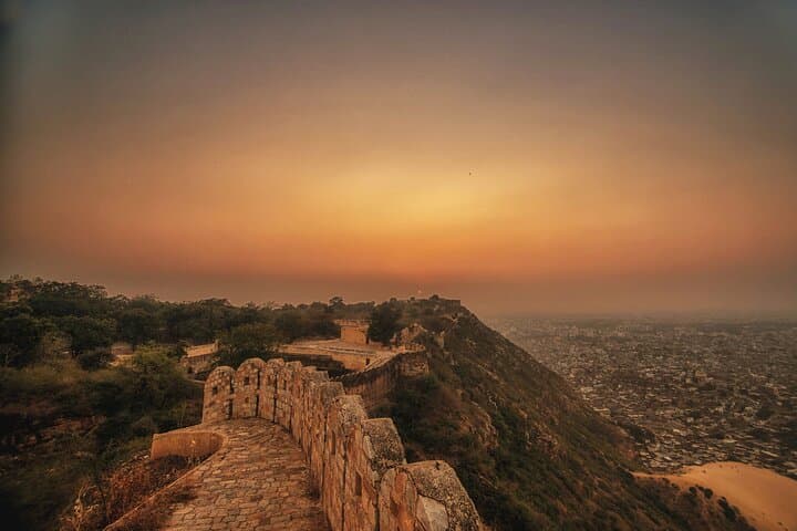 Jaipur After Dark: Nahargarh Sunset, Jal Mahal Glow & Night Markets