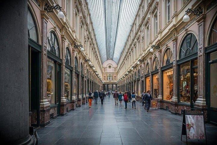 Brussels Must-See Walking Tour: Grand Place, Manneken Pis & Royal Galleries